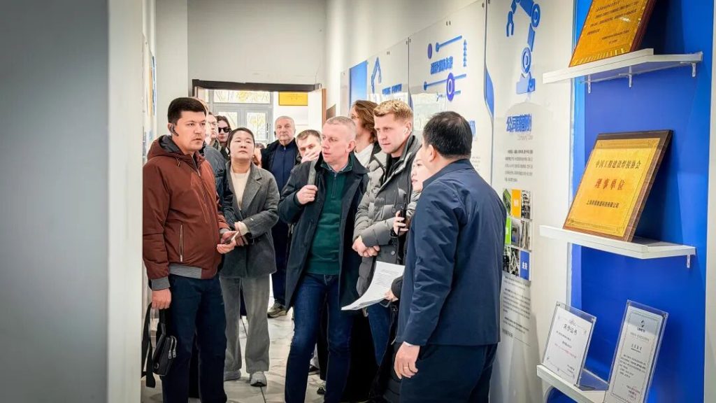 Discussing Embodied AI Welding! The Russian Presidential Academy MBA Study Tour at 3Srobotics